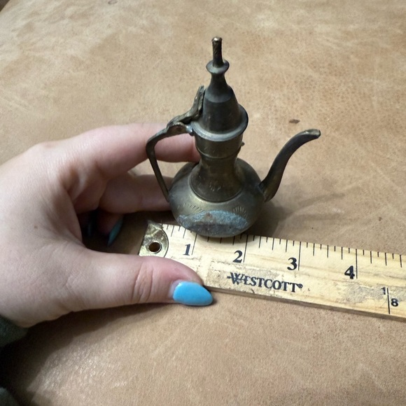 Vintage Etched Brass Mini Teapot/Coffee Pot With A Long Spout Ornate - Picture 6 of 6